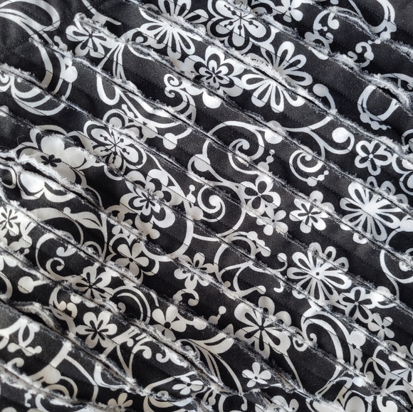 Handmade Quilted Style Blazer in Black & White Floral, VGUC, Approximate Size L - Picture 7 of 8